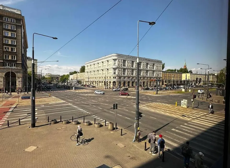 Aleja Solidarności-1